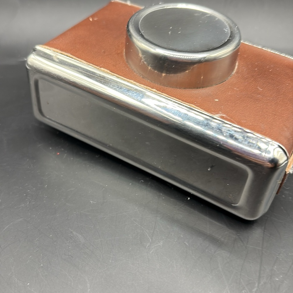 Camera shaped flask - Picture 5 of 12